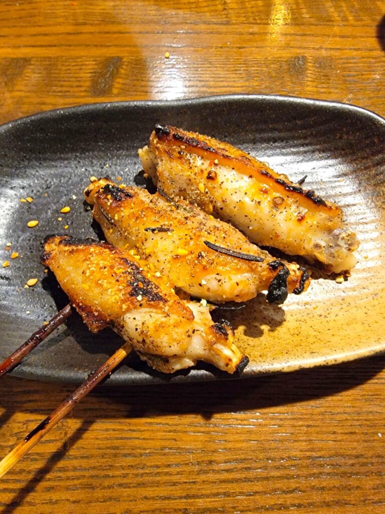 吉祥寺ヨド裏 やきとんなるせ日替わりメニューからは日替わりメニューからは手羽先焼き🐔