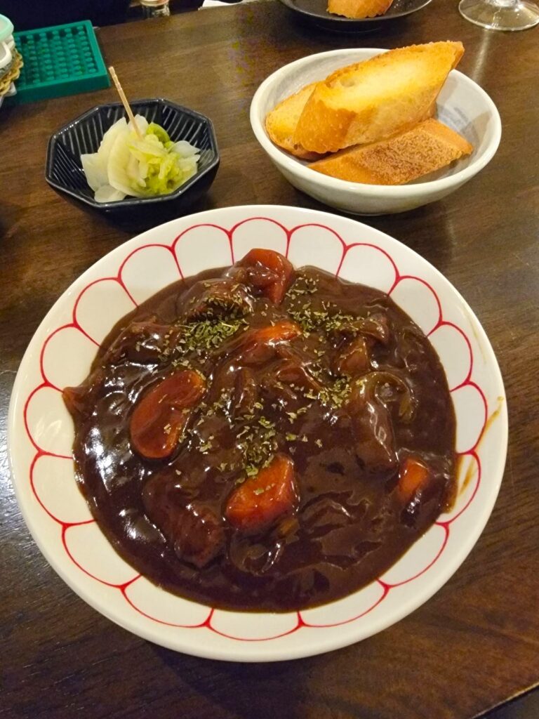 吉祥寺ヨド裏 ルポにて日替わりメニューのビーフシチュー🐮